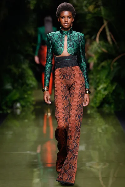 Look 30